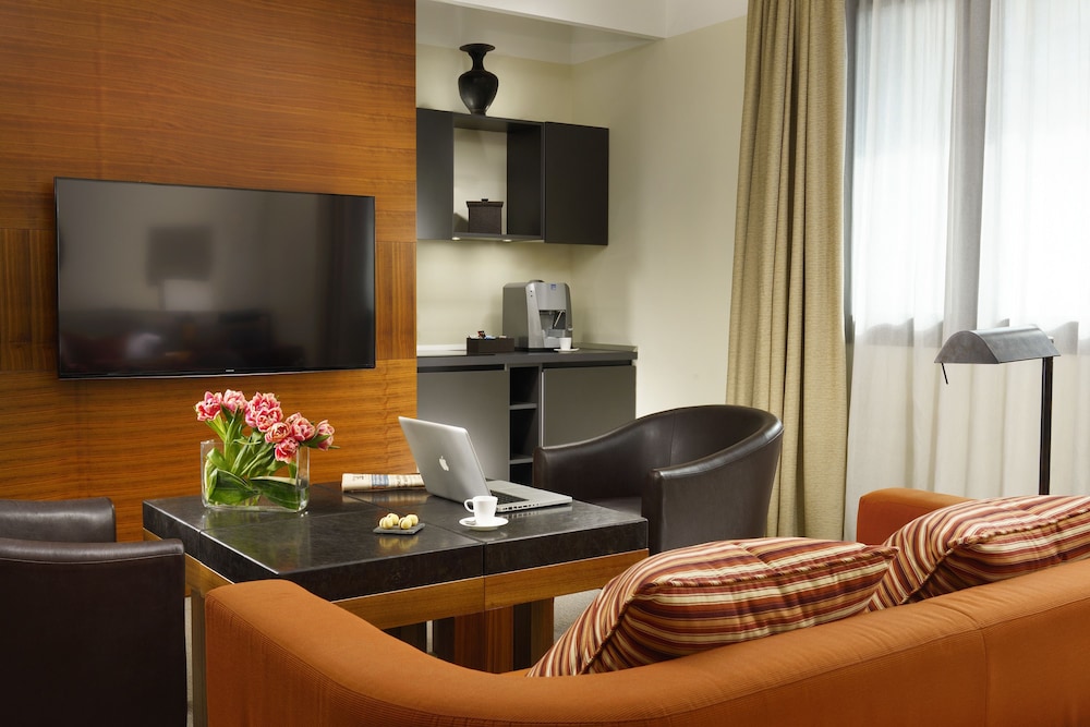 Junior Double or Twin Room (Family) photo 2