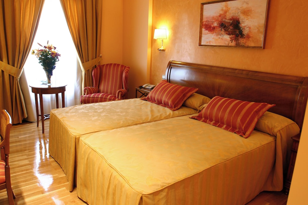Double Room - Photo 5