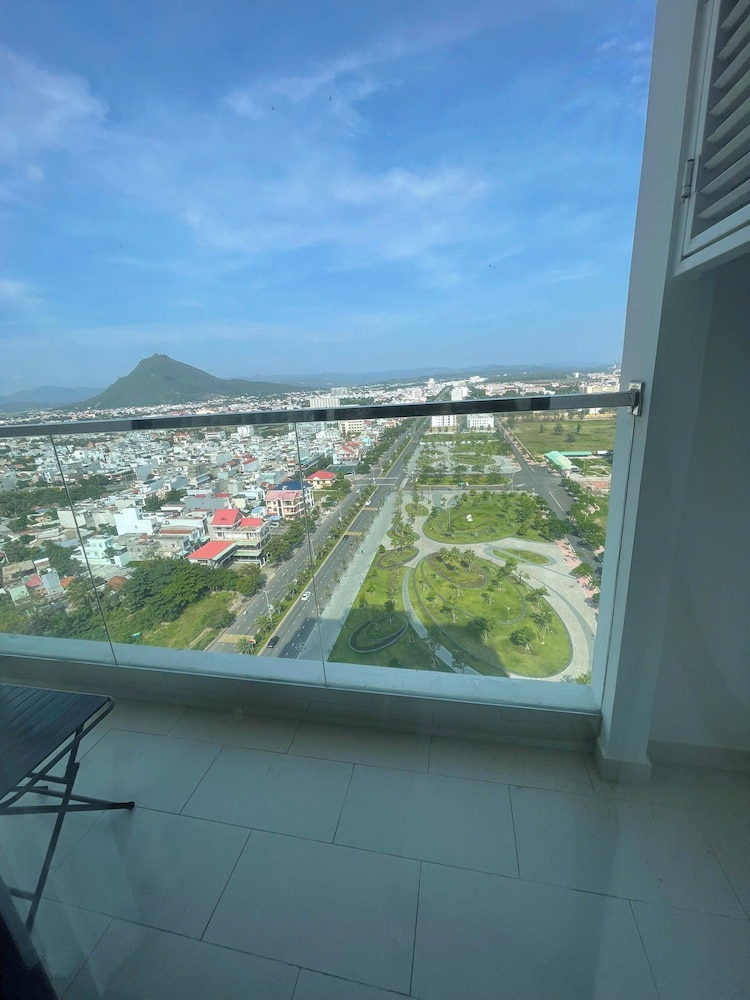 Deluxe Studio Suite, Balcony, Partial Ocean View photo 1