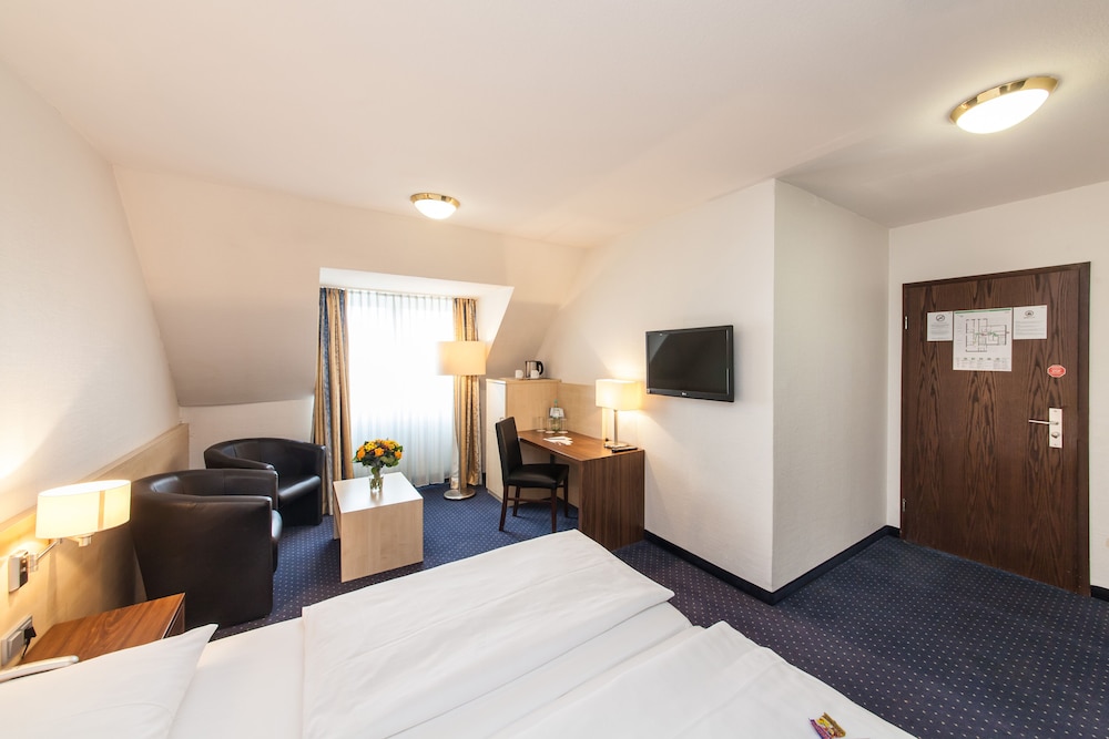Standard Triple Room - Photo 3