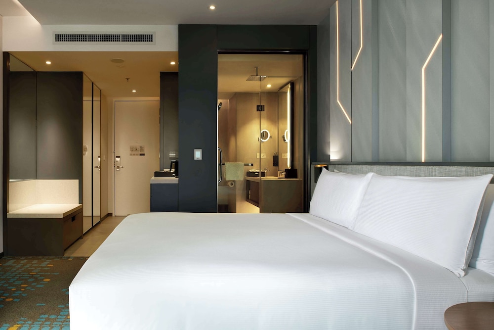 King Deluxe Room Park View - Photo 7