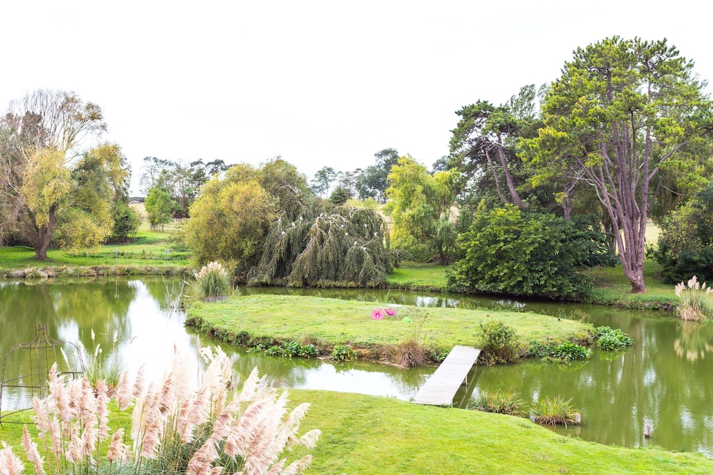 Family Apartment, 2 Bedrooms, Pool Access, Garden View photo 3