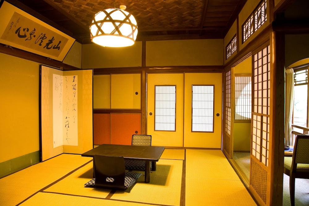 Sakura 1