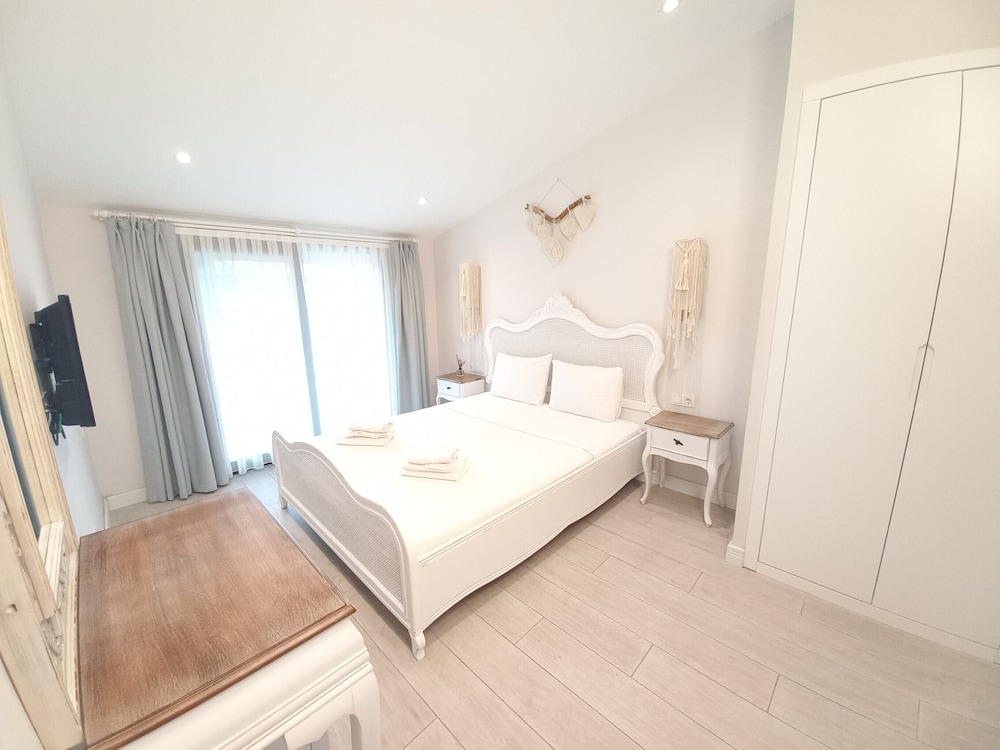 Standard Quadruple Room - Photo 1