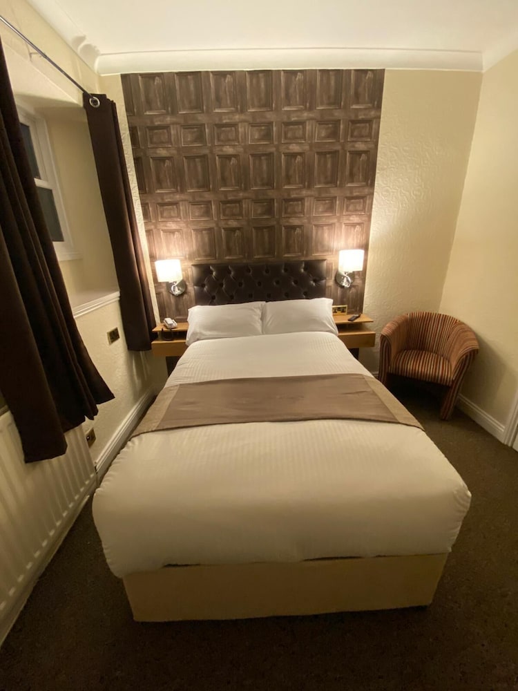 Classic Double Room, Ensuite, Courtyard View (Small Double Room) - Photo 4