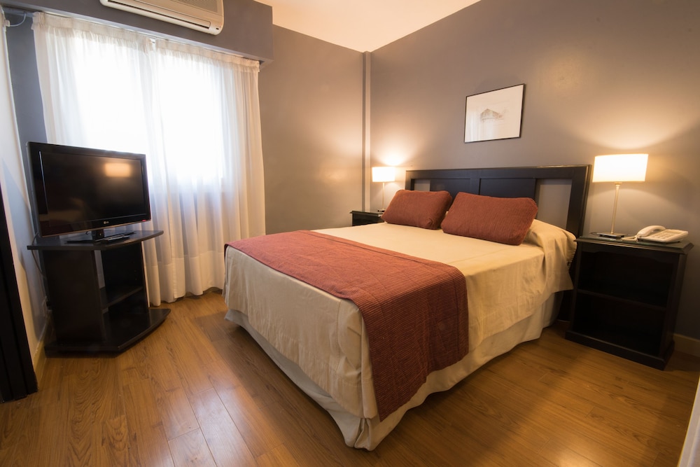 Standard Room, 1 Queen Bed photo 1