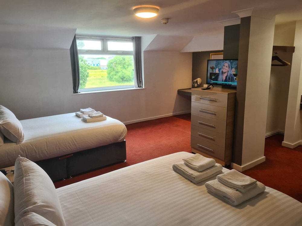 Deluxe Twin Room, 2 Double Beds, Non Smoking, Bathtub photo 2