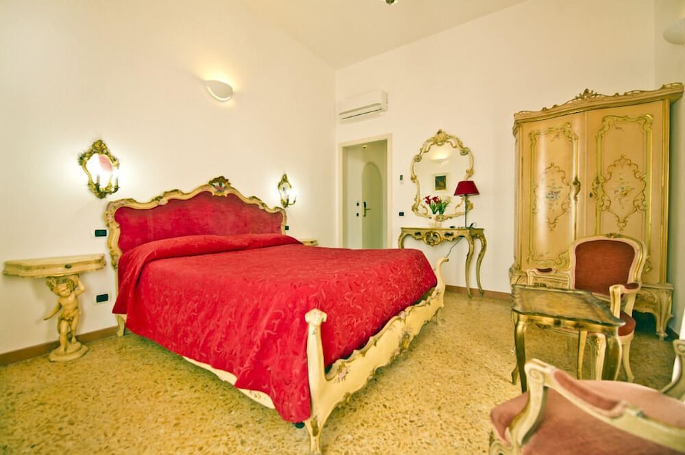 Standard Double Room - Photo 3
