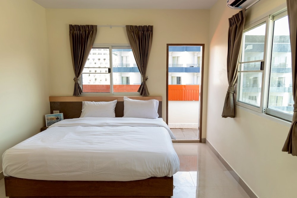 Family Double Room, City View