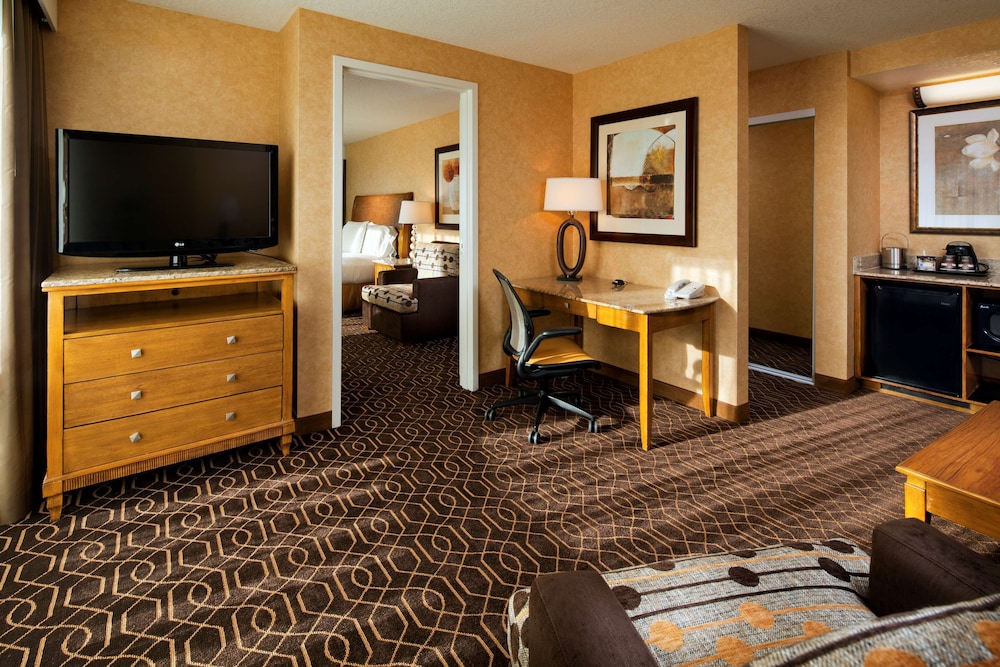 1 Bedroom King Suite - Photo 2