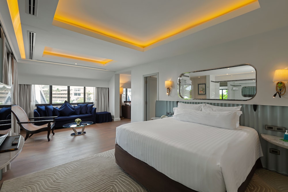 Penthouse photo 3