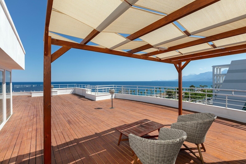 Mediterranean Suite with Panoramic Terrace