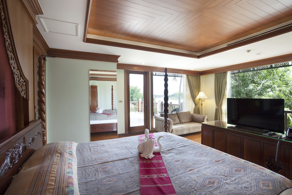 Luxury Suite