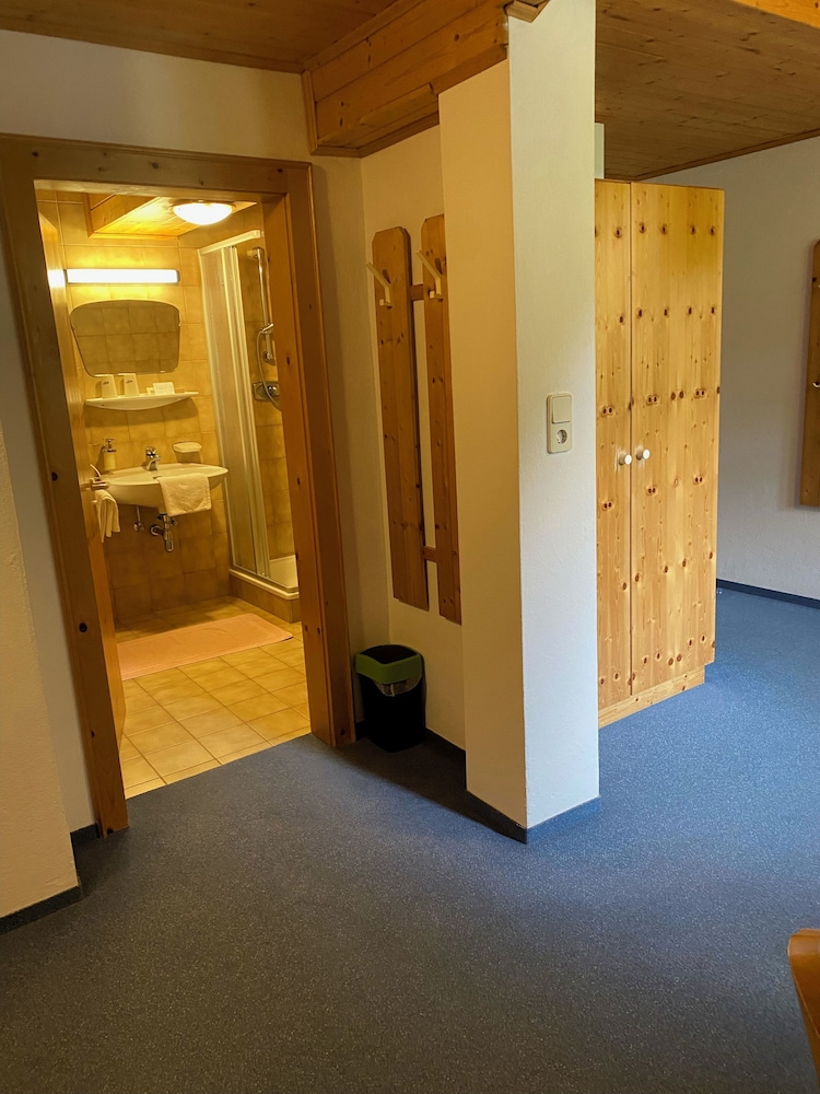 Standard Room, 1 Double Bed, Non Smoking, Mountain View photo 3
