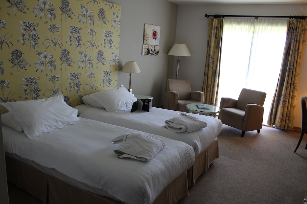Superior Double or Twin Room photo 3