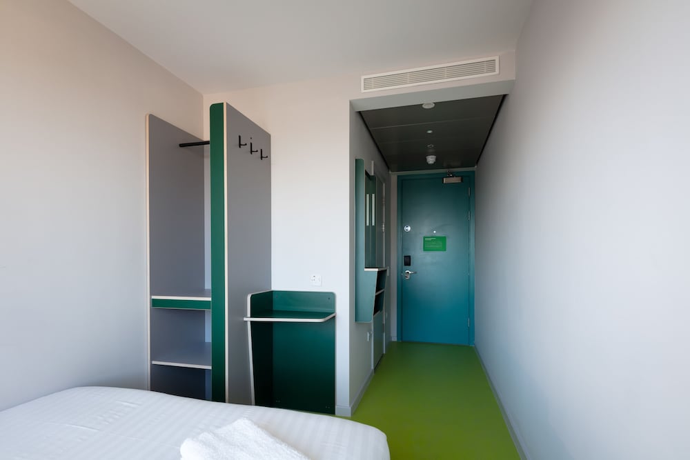 Standard Double Room, 1 Double Bed, Private Bathroom photo 2