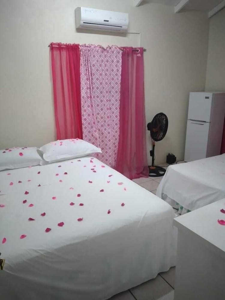 Basic Triple Room, 1 Bedroom photo 3
