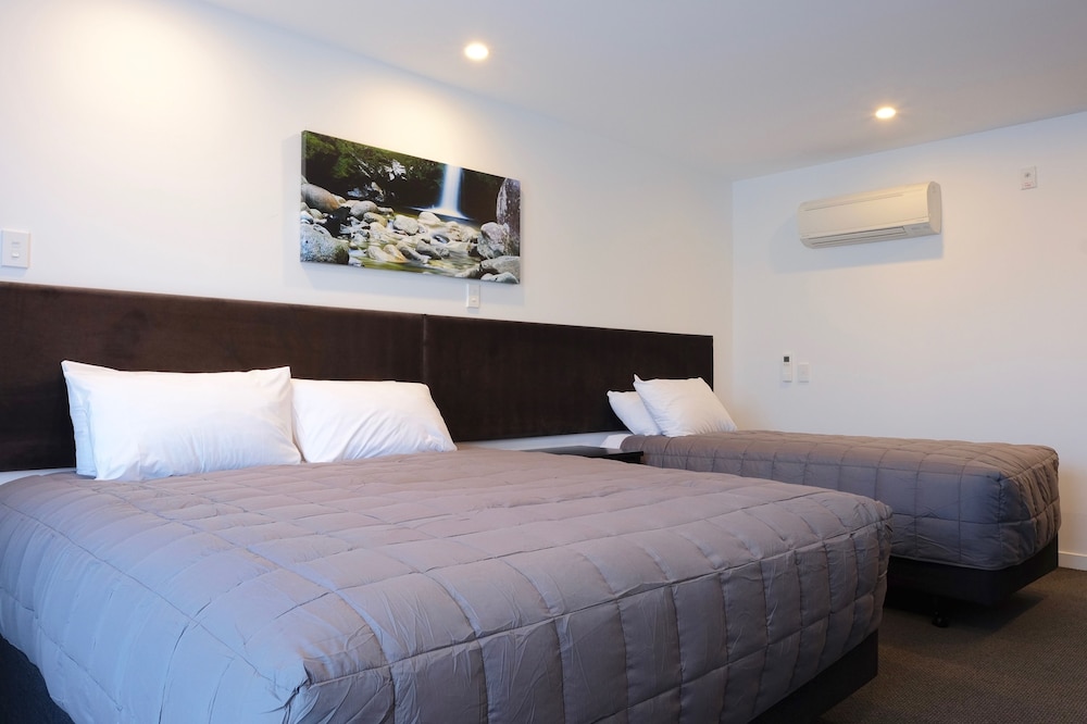 Standard Studio Sleeps 3