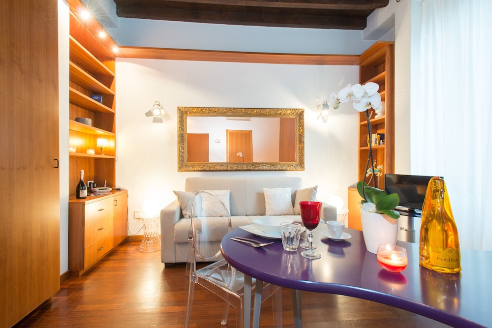 Studio, Kitchenette (Location Address:Via San Carpoforo, 4)