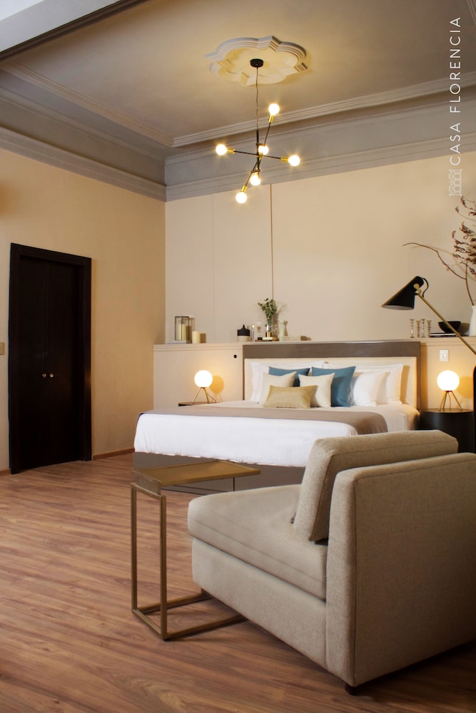Presidential Suite, 1 King Bed with Sofa bed, Jetted Tub (Brunia) photo 2