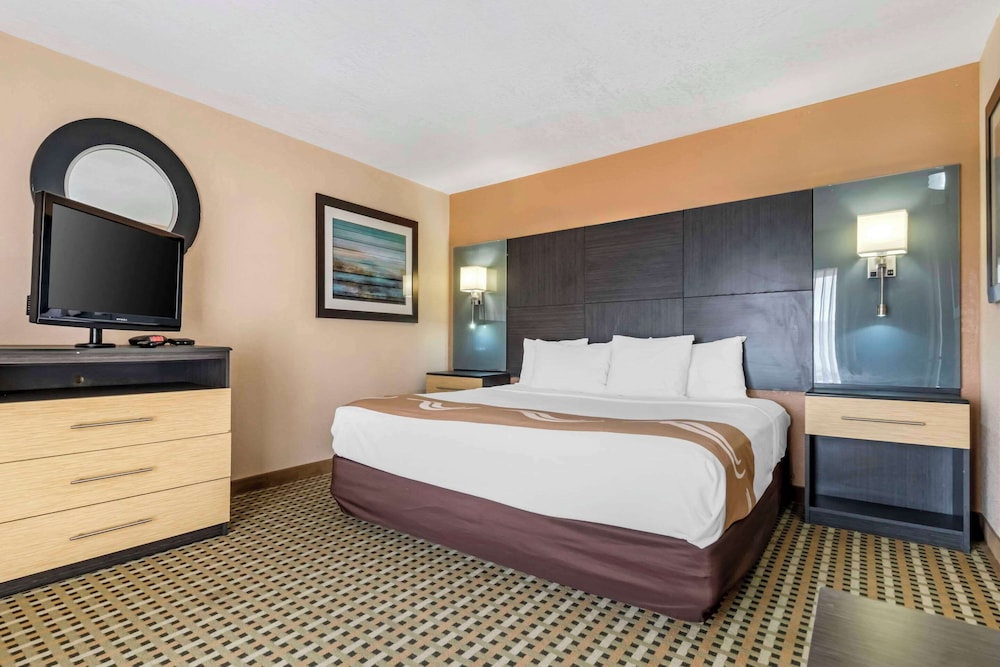 Suite, 1 King Bed, Non Smoking - Photo 1