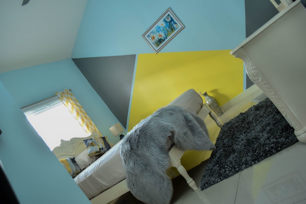 Comfort House, 2 Queen Beds, Mountain View photo 1