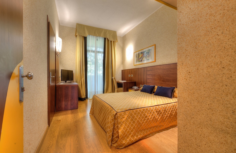 Standard Double Room Single Use