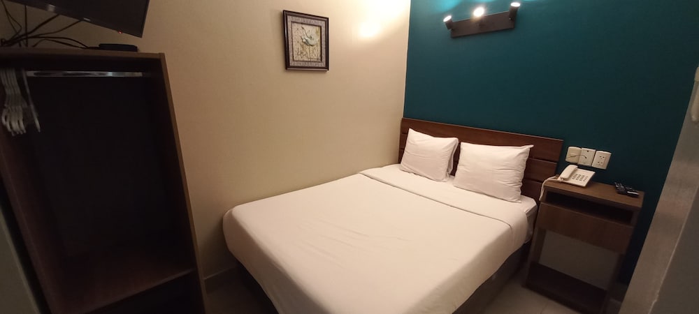 Economy Single Room, 1 Double Bed, Non Smoking photo 3