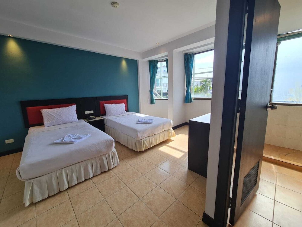 Deluxe Double or Twin Room - Photo 14