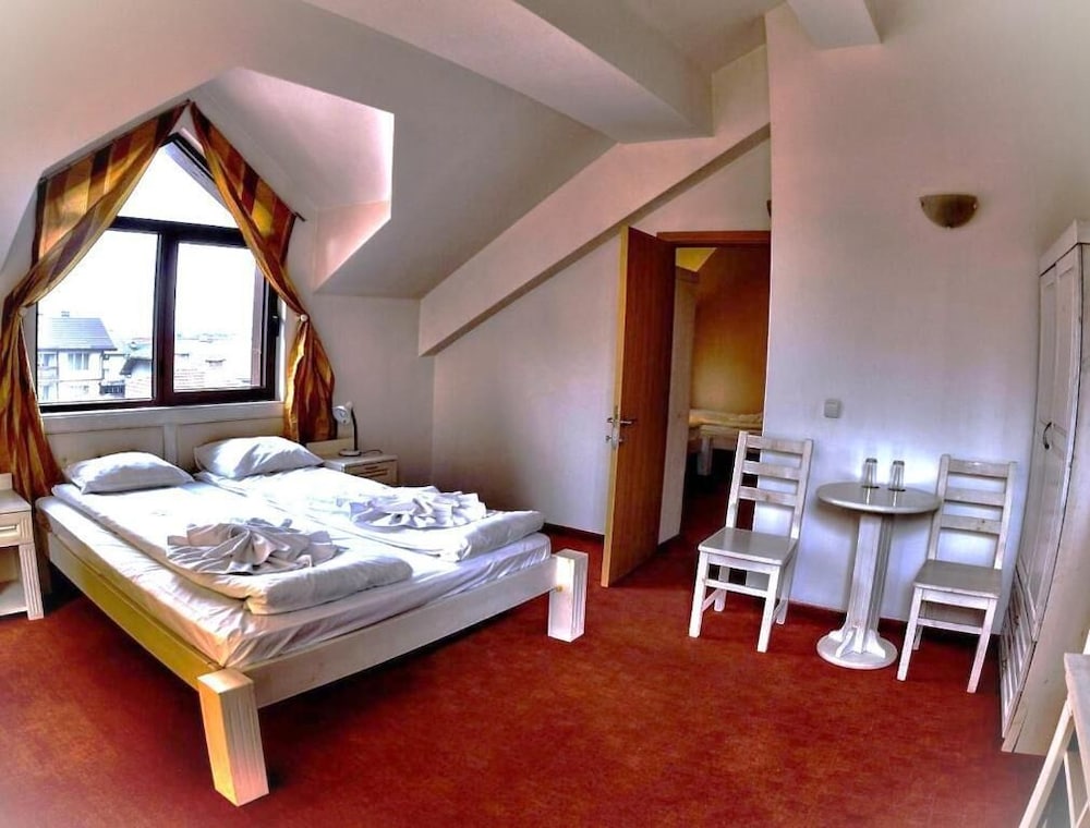 Family Quadruple Room photo 2