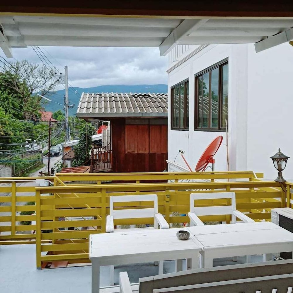 Standard Double Room with Private Bathroom - Photo 12