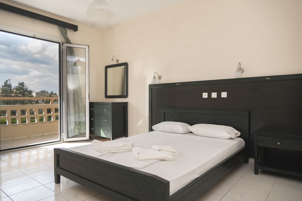 Standard Studio, 1 Double or 2 Twin Beds