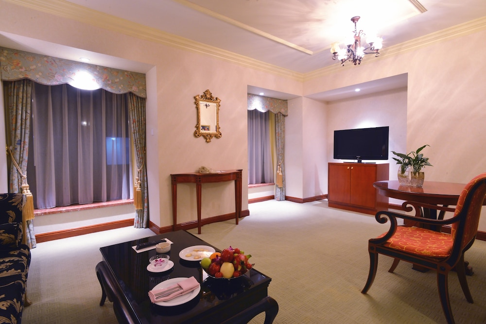 Deluxe Suite photo 2