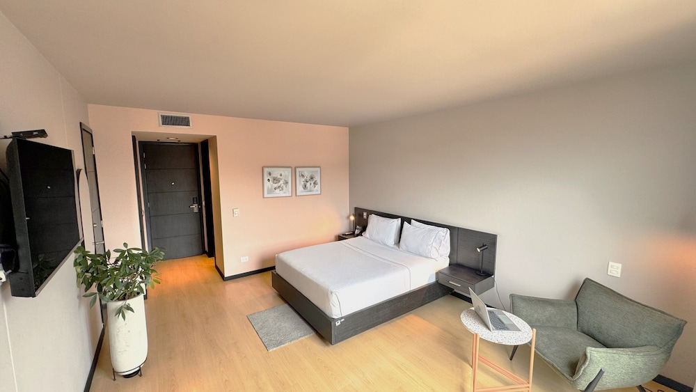 Deluxe Double Room, 1 Queen Bed - Photo 4