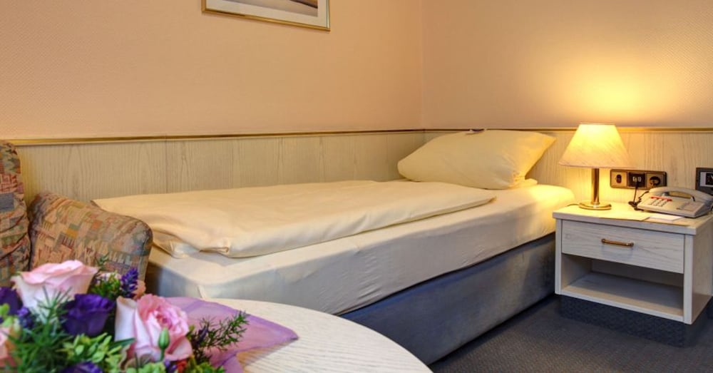 Basic Single Room photo 2