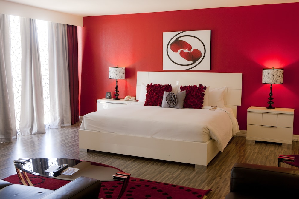 Junior Suite, 1 King Bed, Accessible photo 1