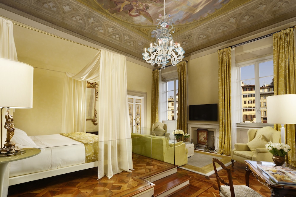 Suite (Open Space 103)