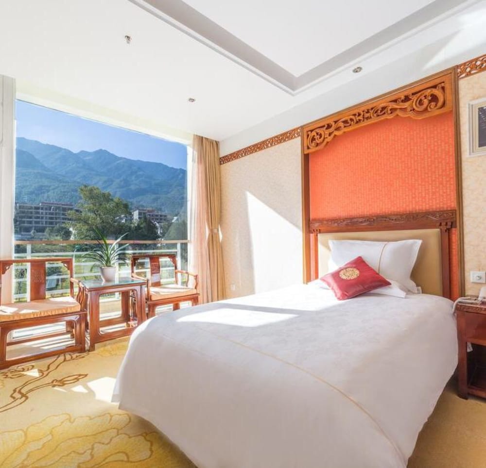 Standard Twin Room, Non Smoking, Mountain View photo 2