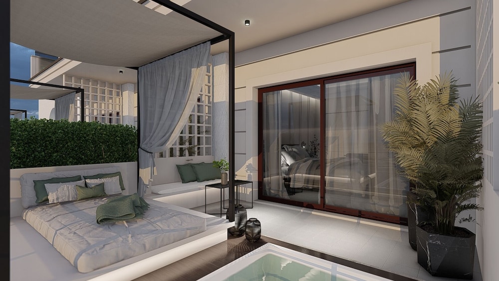 Deluxe Double Room, 1 King Bed, Jetted Tub, Sea View photo 3