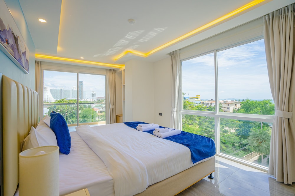 2 Bedroom Grand - Photo 10
