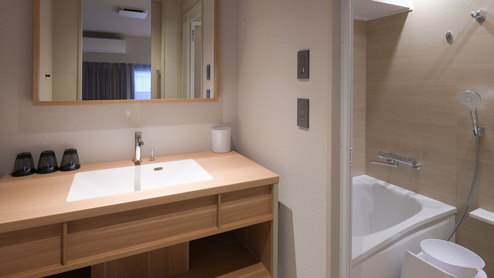 Superior Twin Room, Non Smoking photo 3