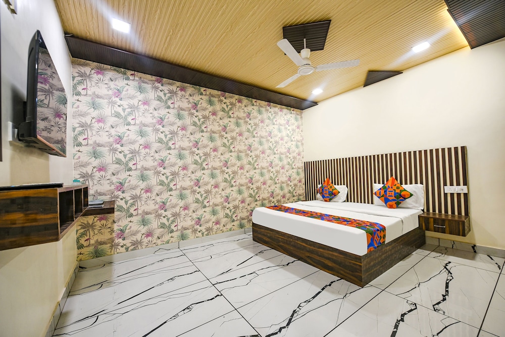 Deluxe Room - Photo 1