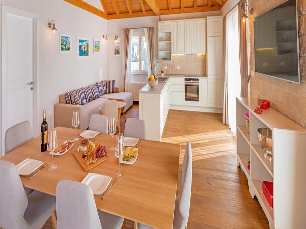 Villa (Two-Bedroom Villa with Pool) photo 2