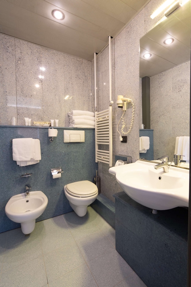 Superior Quadruple Room - Photo 2