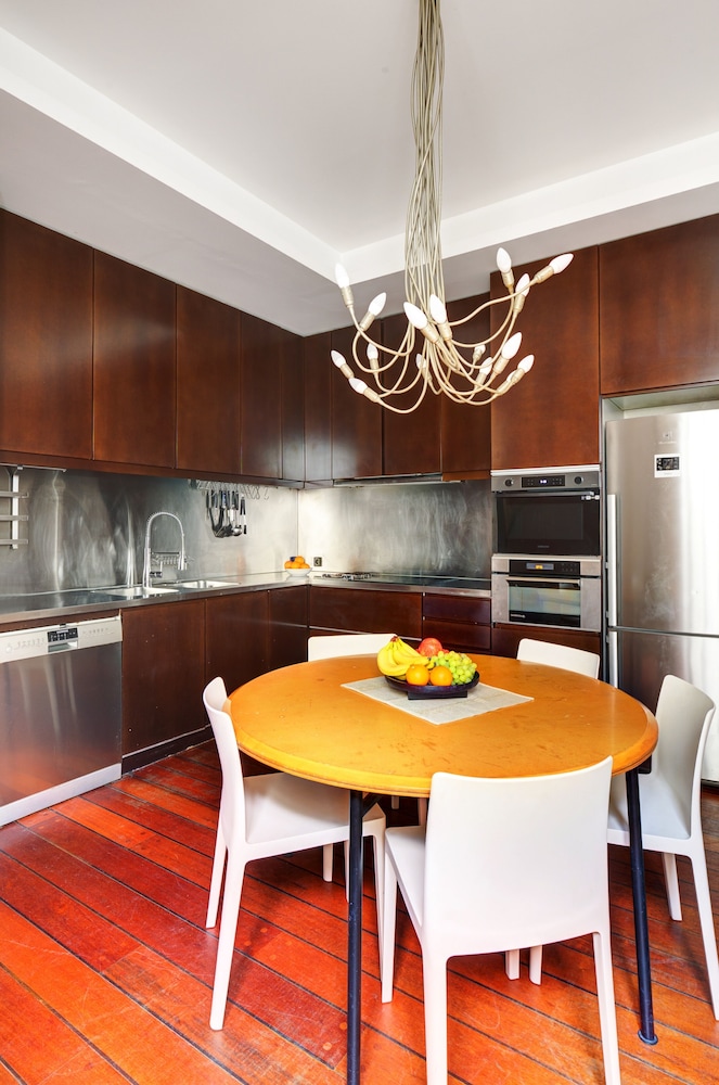 City Apartment, 3 Bedrooms, Non Smoking, Courtyard View photo 1