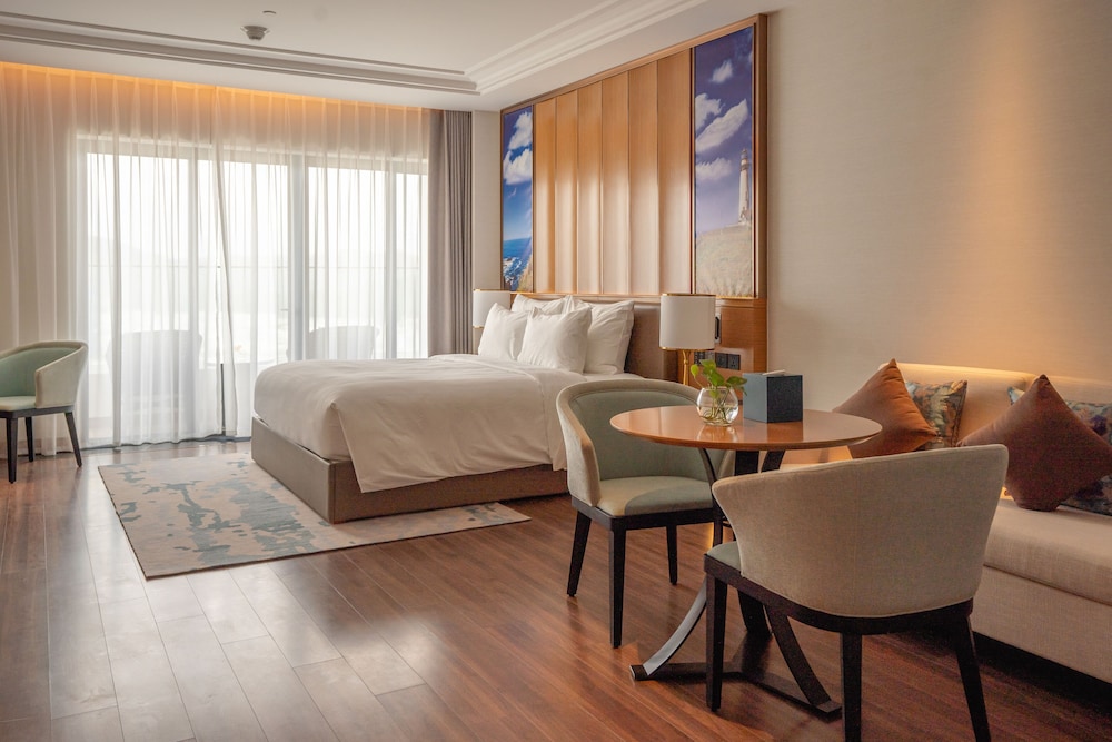 Two-bedroom Family Oceanview - Photo 8