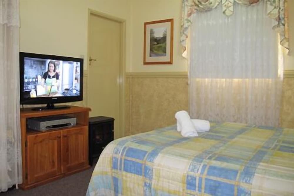 Cabin, 1 Queen Bed with Sofa bed