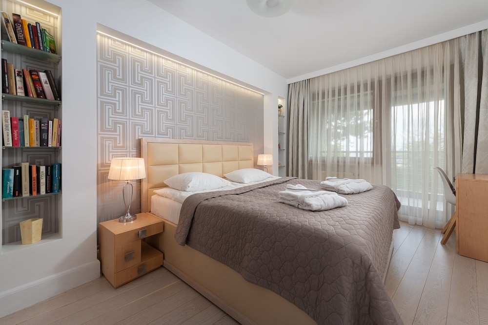 LUX Room, See View photo 1