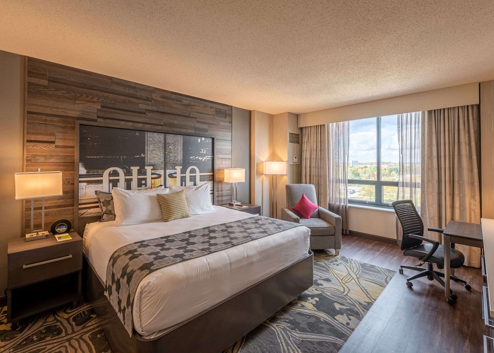 Deluxe Room, 1 King Bed