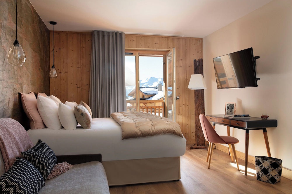Deluxe Room, 1 King Bed With Sofa Bed, Mountain View at Grandes Rousses Hotel & Spa Deluxe Room, 1 King Bed With Sofa Bed, Mountain View at Grandes Rousses Hotel & Spa